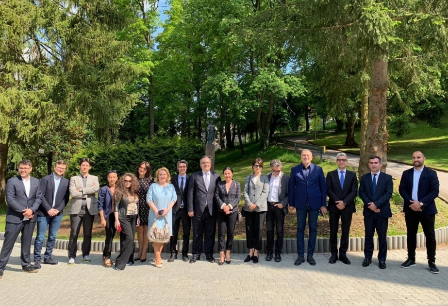 Un evento dedicado a Nizamí Gandzaví se llevó a cabo en Luxemburgo