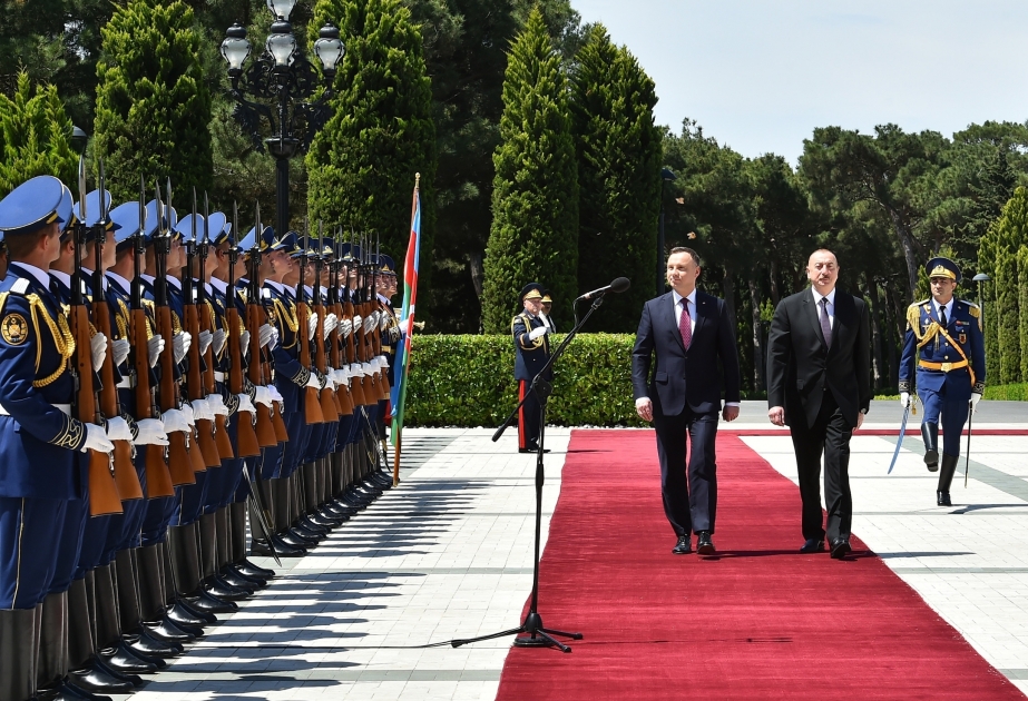 Cérémonie d’accueil officiel du président polonais Andrzej Duda VIDEO
