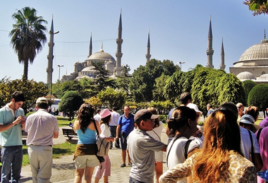 Bu ilin ilk dörd ayında Türkiyəyə 8 milyondan çox turist gəlib