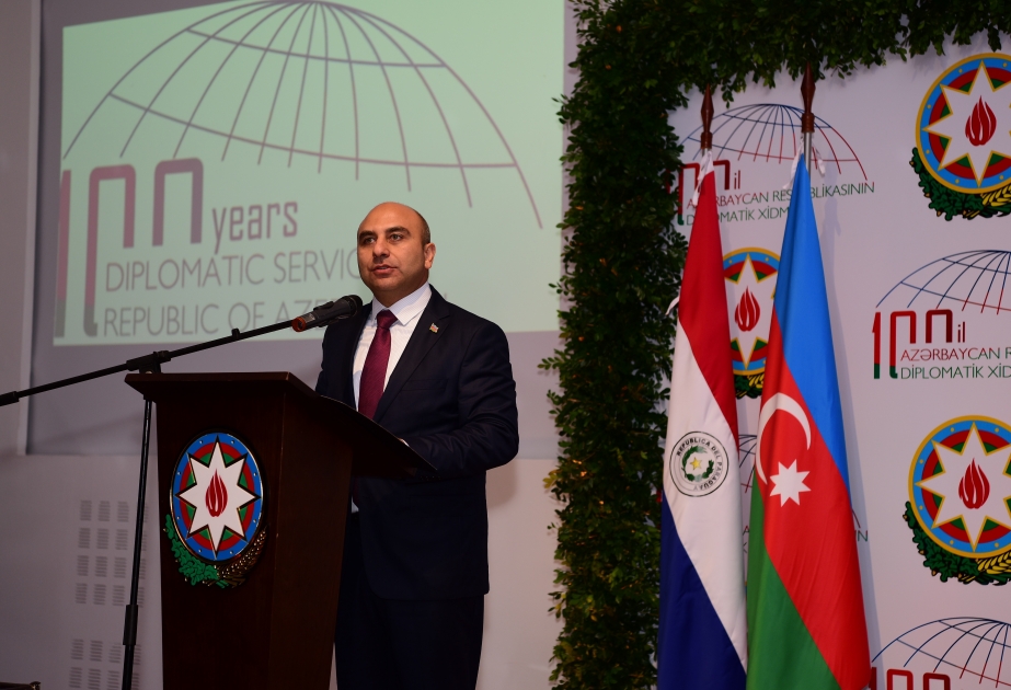 La ceremonia solemne celebrado en Paraguay con motivo del Día de la República de Azerbaiyán