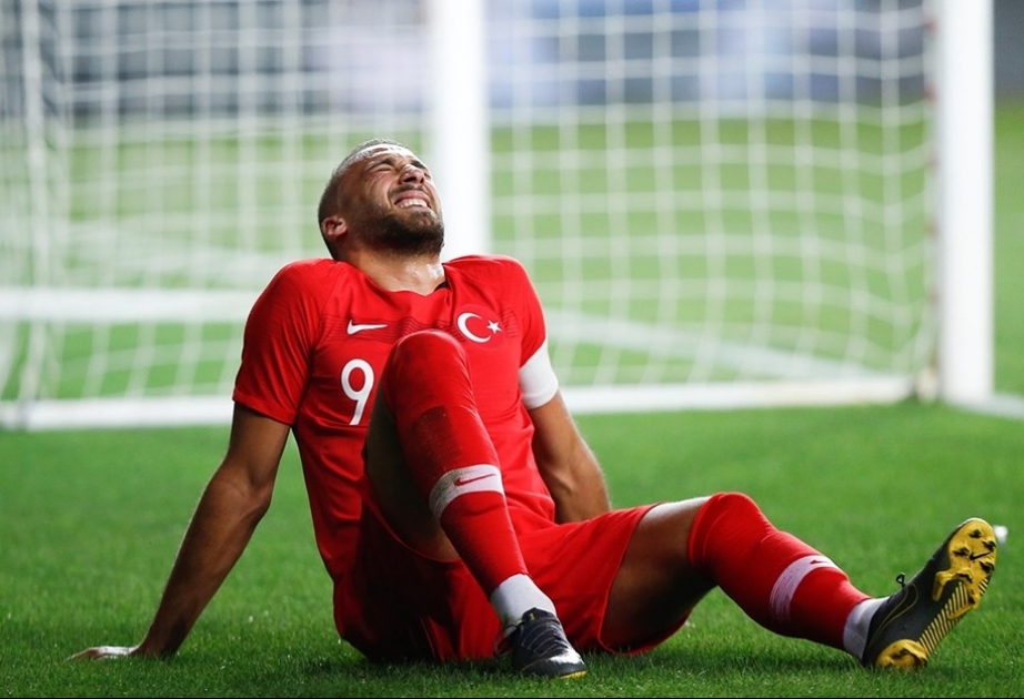 Futbol üzrə Türkiyə millisinin hücumçusu zədələnib
