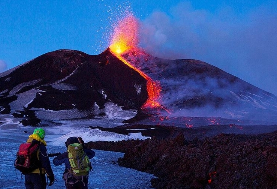 西西里岛埃特纳火山喷发