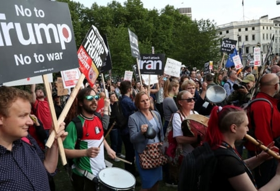Donald Tramp Böyük Britaniyaya səfəri zamanı etirazlarla qarşılanıb