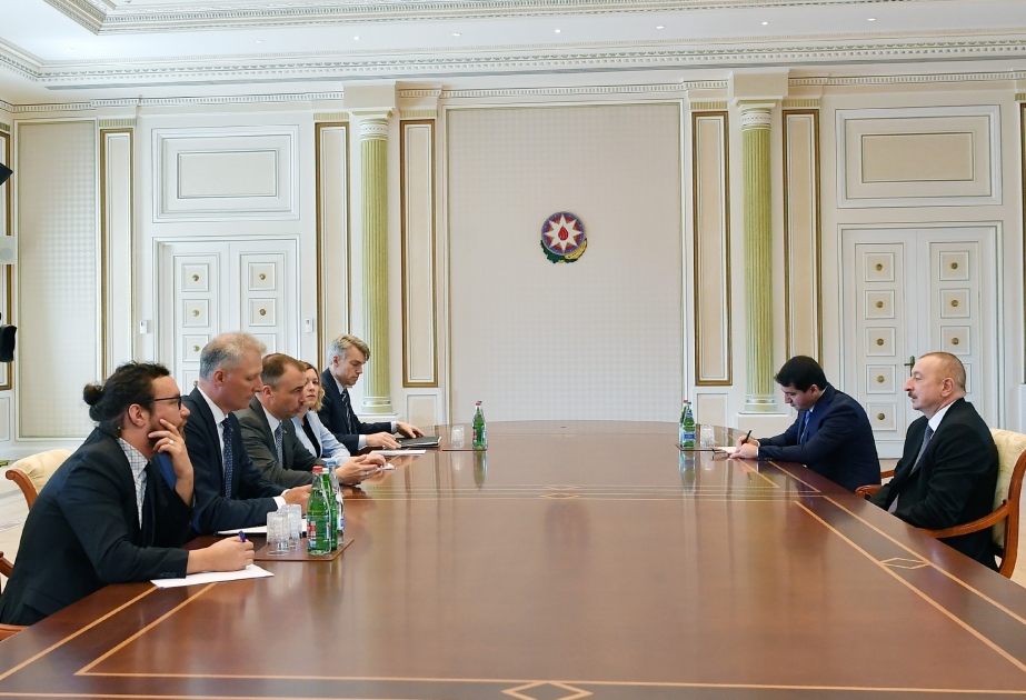 阿塞拜疆总统接见欧盟特别代表率领的代表团