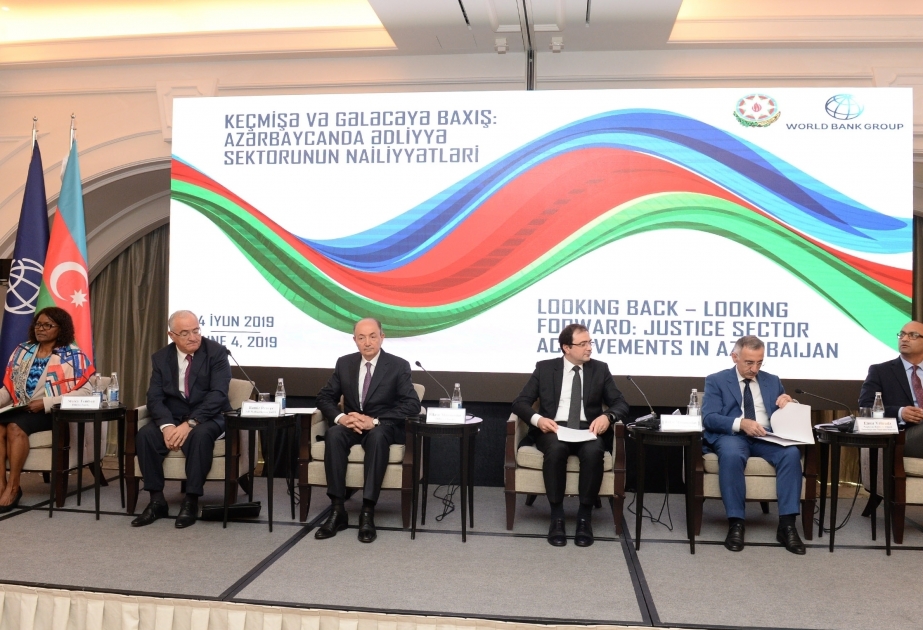 Forum zum Thema "Blick in Vergangenheit und Zukunft: Fortschritte im Justizsektor in Aserbaidschan" in Baku