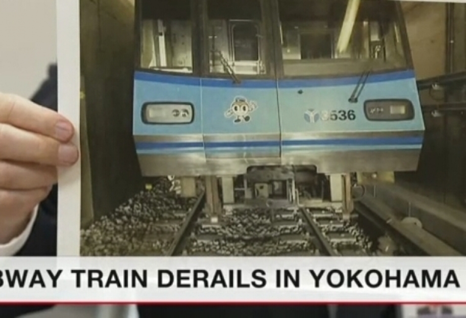 Yokohama metrosunda qatar relsdən çıxıb