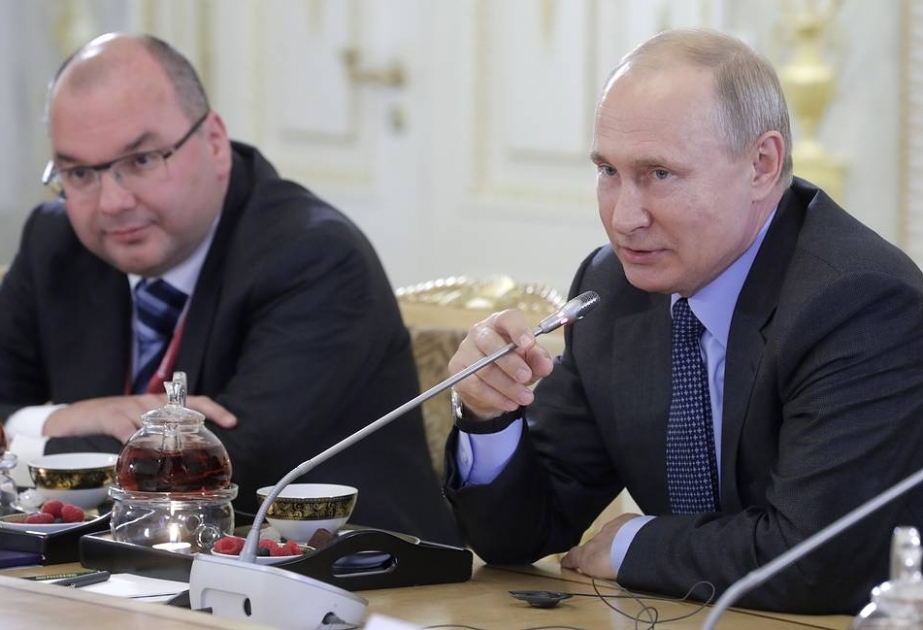 Vladimir Putin yeniyetmələrə dünya dinlərinin müqəddəs kitablarını oxumağı tövsiyə edib