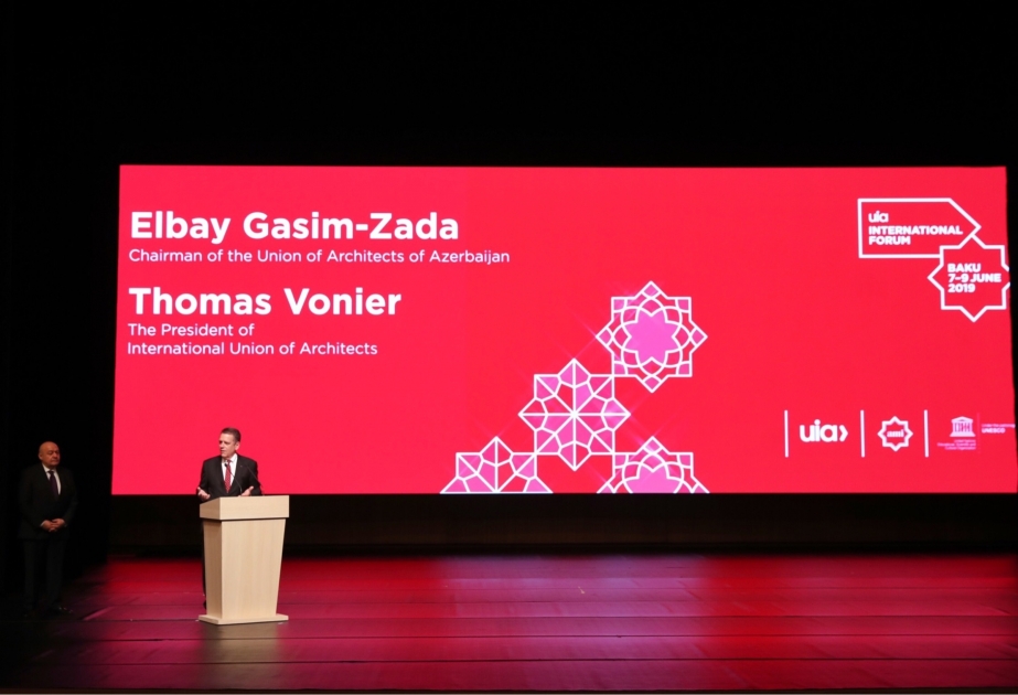 Tomas Vonye: Bakıda keçmişlə müasirliyin vəhdəti xüsusi bir gözəllik yaradır VİDEO