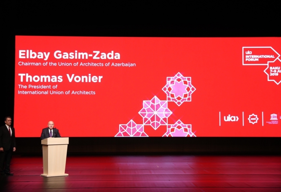 Internationales Architekturforum zum Thema “Massentourismus in historischen Städten“ in Baku