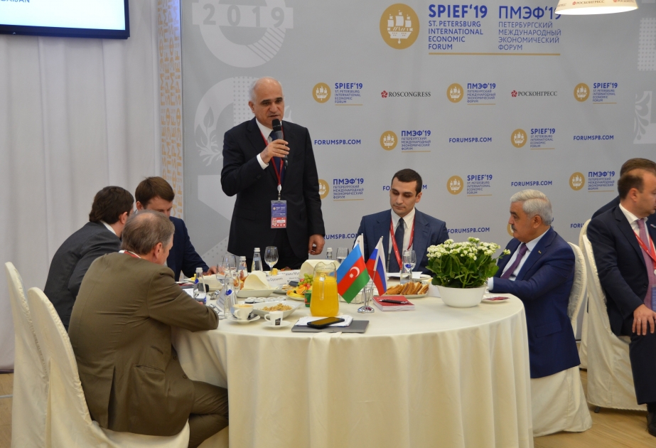 Se ha celebrado en San Petersburgo un diálogo empresarial ruso-azerbaiyano