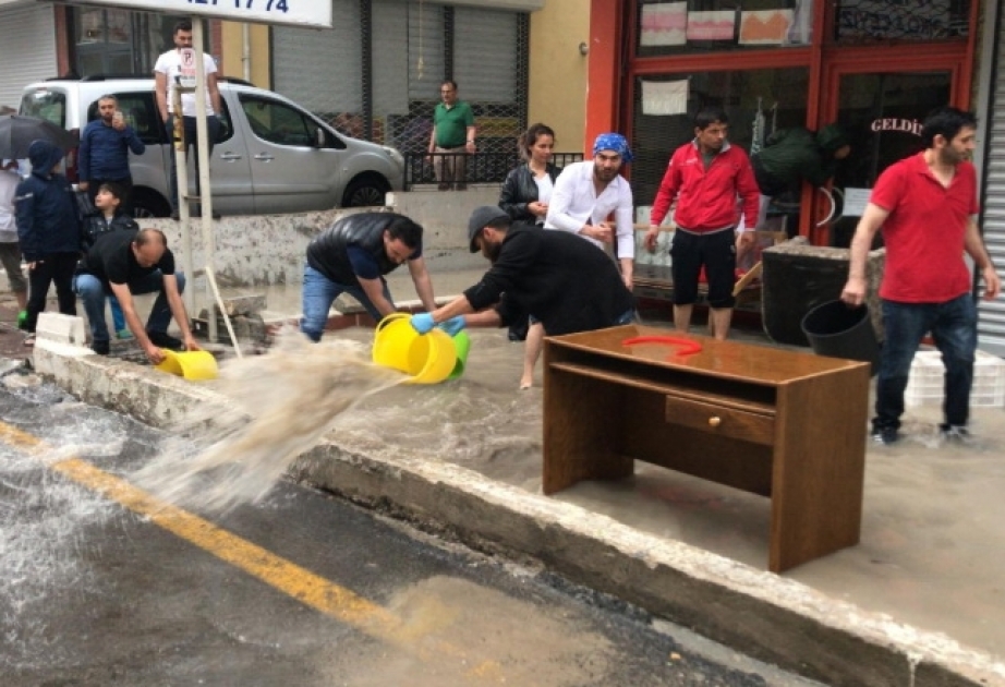 Ankarada güclü sel üç nəfərin həyatına son qoyub