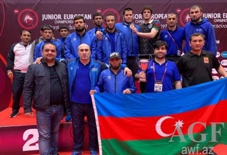 Equipo de lucha libre de Azerbaiyán se convirtió en el tercero en el Campeonato Europeo