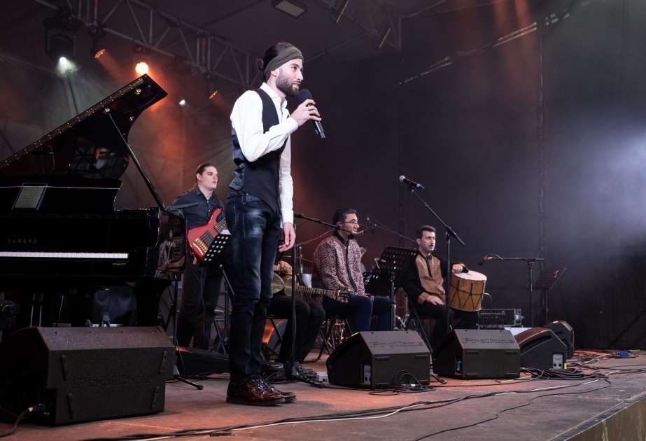 Riad Mammadov y Ehtiram Huseynov tocan Jazz mugham en Moscú