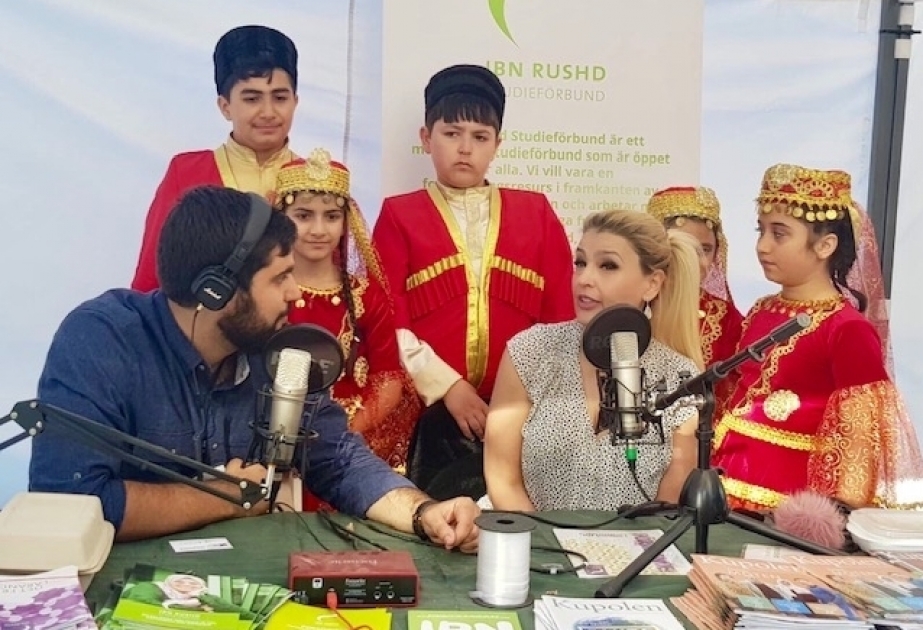 Representantes de la diáspora azerbaiyana en el festival internacional en Estocolmo