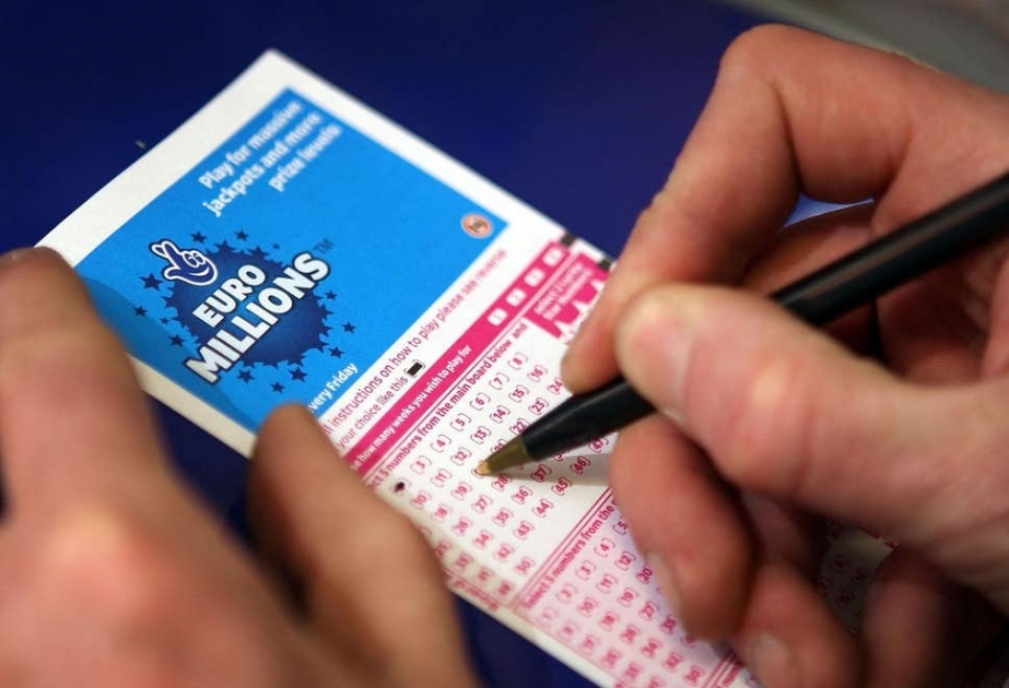 Britaniya sakini lotereyada 156 milyon dollar udub