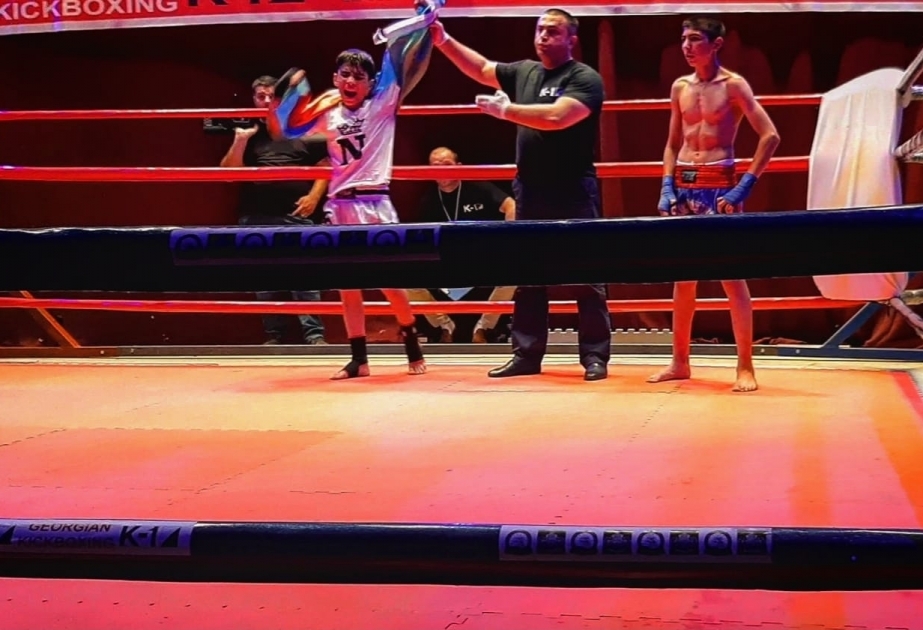 Joven luchador de kickboxing azerbaiyano gana el torneo internacional de K-1 en Georgia