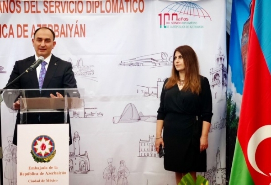 Día de la República y el centenario del Servicio Diplomático de Azerbaiyán se celebran en México