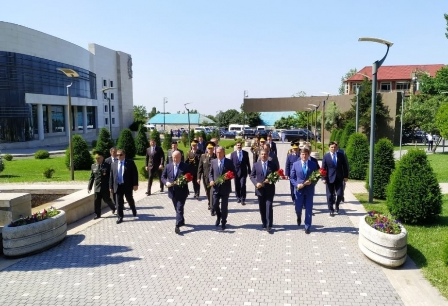 Verteidigungsminister von Aserbaidschan, der Türkei und Georgien halten trilaterales Treffen in Gabala
