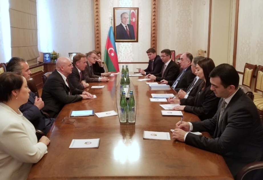 Canciller de Azerbaiyán se reúne con el vicepresidente del Bundestag alemán