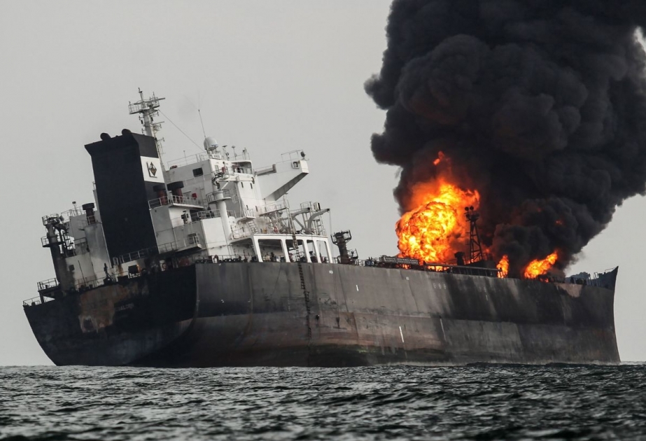 Oman körfəzində yanan tankerlərdən 44 nəfər xilas edilib