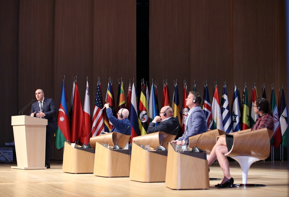 Continúa la conferencia de Innovaciones Tecnológicas y Tecnologías de Información en Bakú