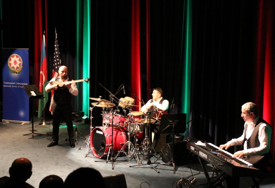 Vaşinqtonda Azərbaycan diplomatik xidmətinin 100 illiyinə həsr olunmuş konsert keçirilib VİDEO