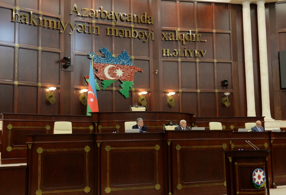 Milli Məclisin növbədənkənar sessiyasının ikinci plenar iclası keçirilib