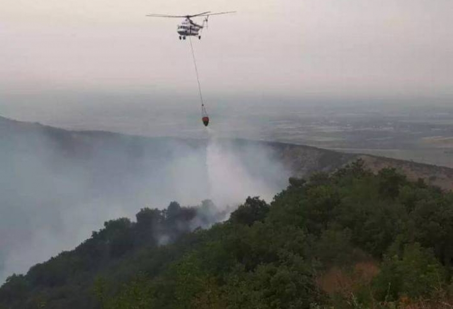 FHN: Qobustan Dövlət Qoruğunun ərazisində dağlıq ərazidə baş vermiş yanğının söndürülməsinə iki helikopter cəlb edilib