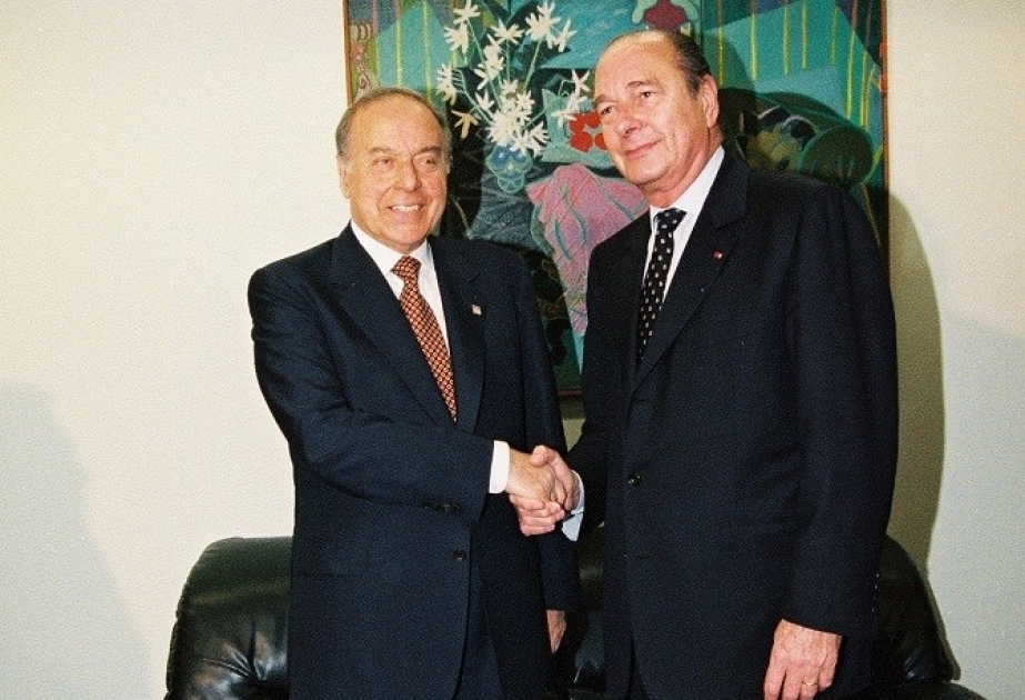 Jacques Chirac: "Esta persona extraordinaria ha llevado Azerbaiyán a la prosperidad"