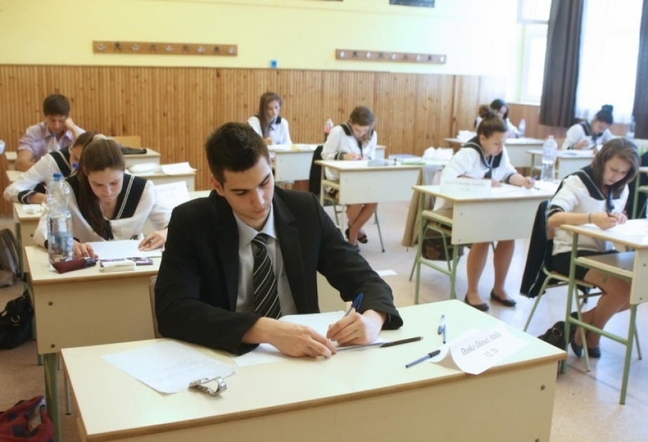 Macarıstanda qəbul imtahanlarının suallarının sızdırılmasında təqsirləndirilən şəxs həbs edilib