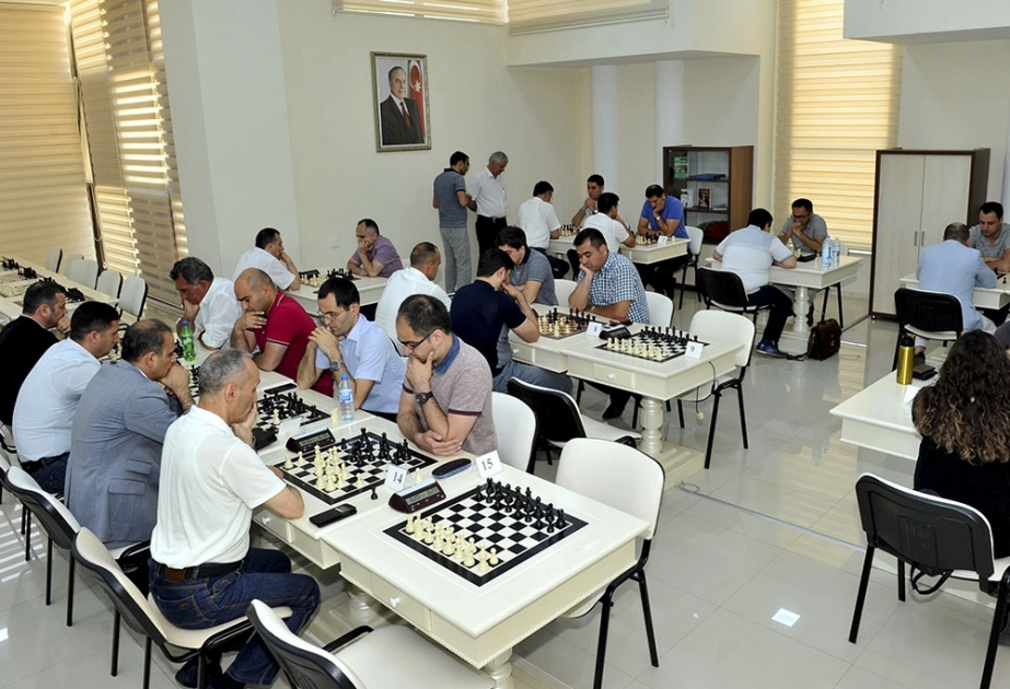 Vəkillər arasında şahmat yarışı keçirilib