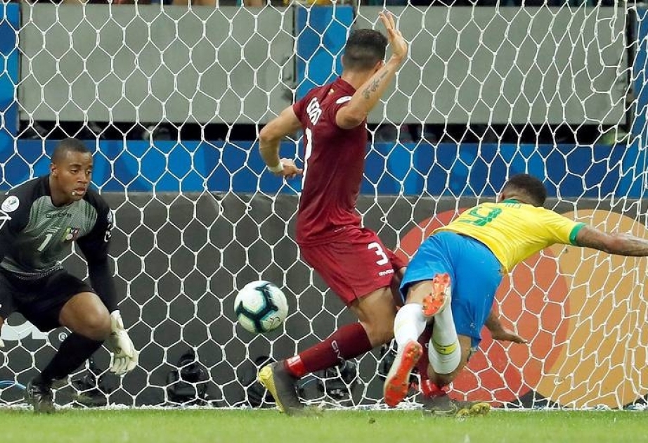 Система VAR второй раз подряд спасла сборную Венесуэлы от поражения в матче Кубка Америки