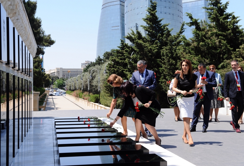 La présidente de l’Assemblée nationale de Bulgarie visite l’Allée des Martyrs