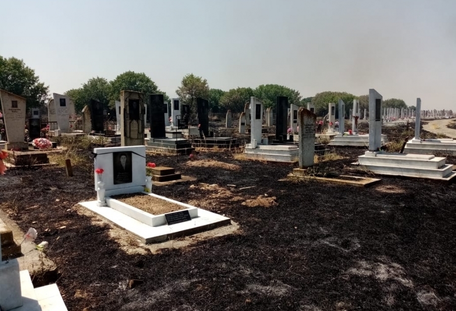 Les incendies commis par les unités militaires arméniennes détruisent le cimetière de Mirechelli