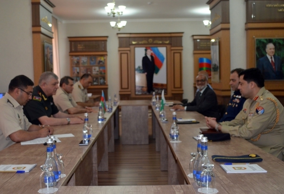 Militärische Delegation aus Pakistan zu Besuch in Aserbaidschan