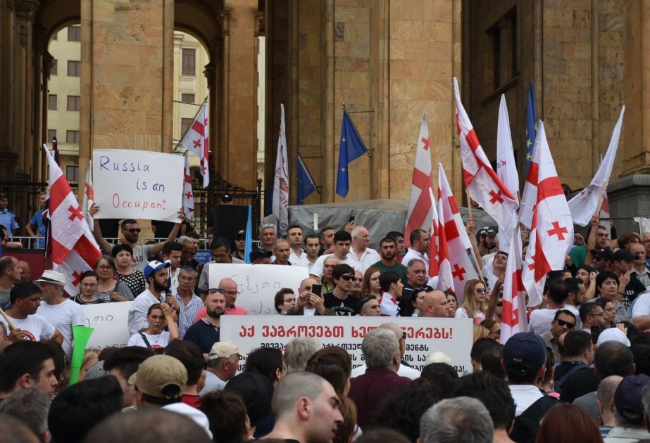 Rusiya və ABŞ Gürcüstandakı hadisələrlə bağlı vətəndaşlarına xəbərdarlıq edib