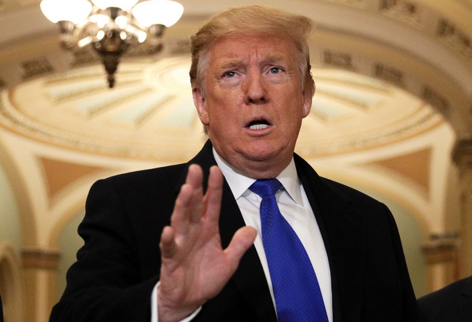 Трамп распорядился отложить процесс дeпopтaции миллиoнoв нeлeгaльныx мигpaнтoв