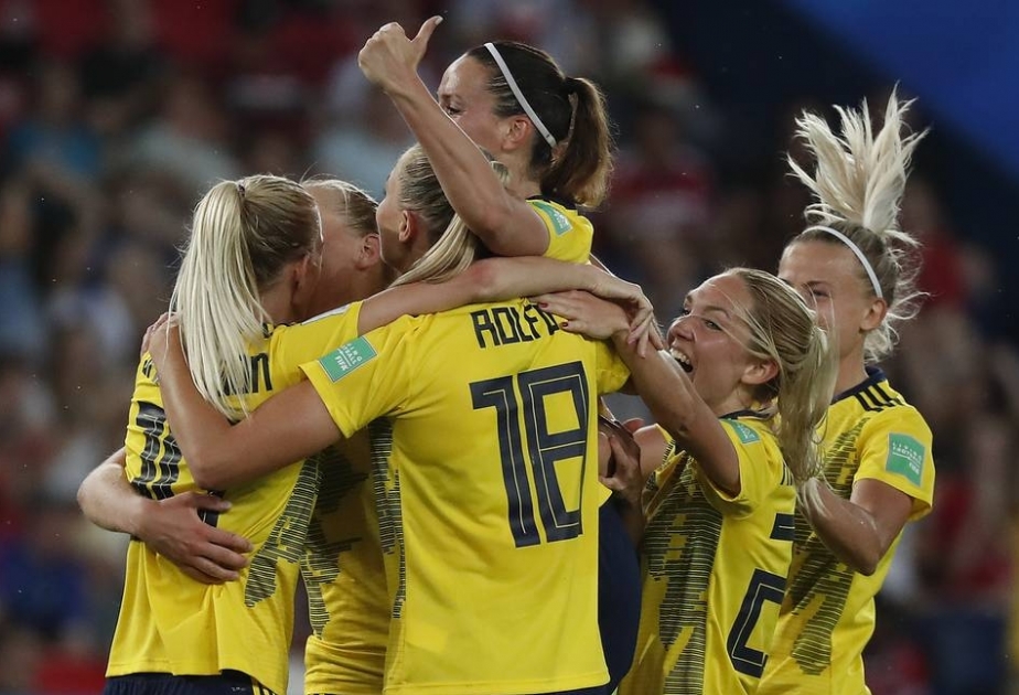Женская сборная Швеции по футболу вышла в четвертьфинал ЧМ, обыграв канадок