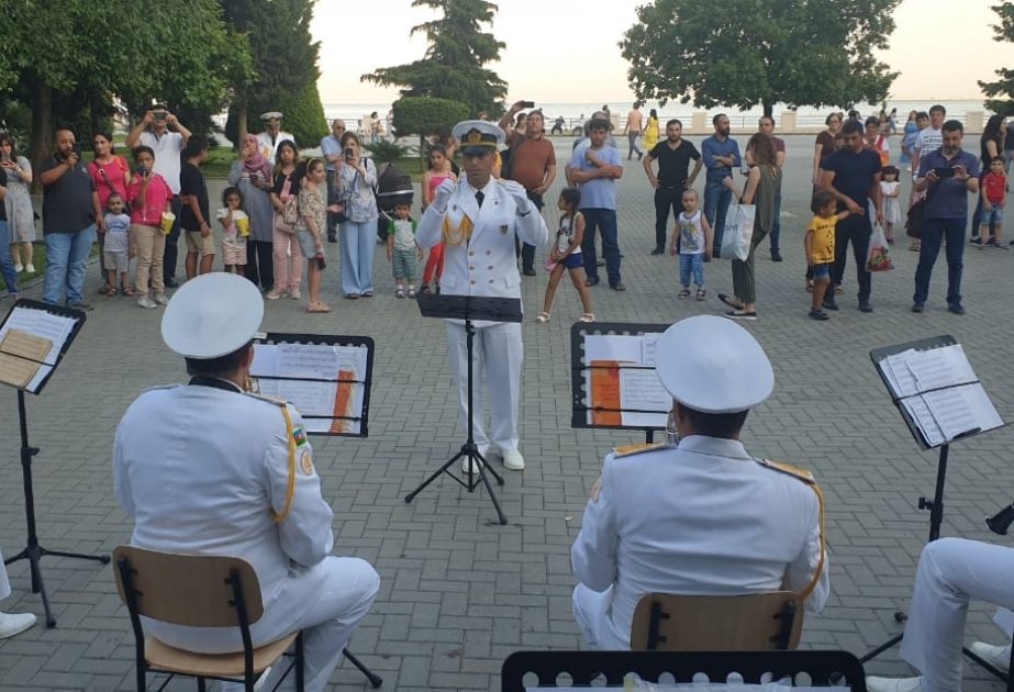 Silahlı Qüvvələr Günü münasibətilə Bakıda hərbi orkestrlərin nümunəvi çıxışları olub