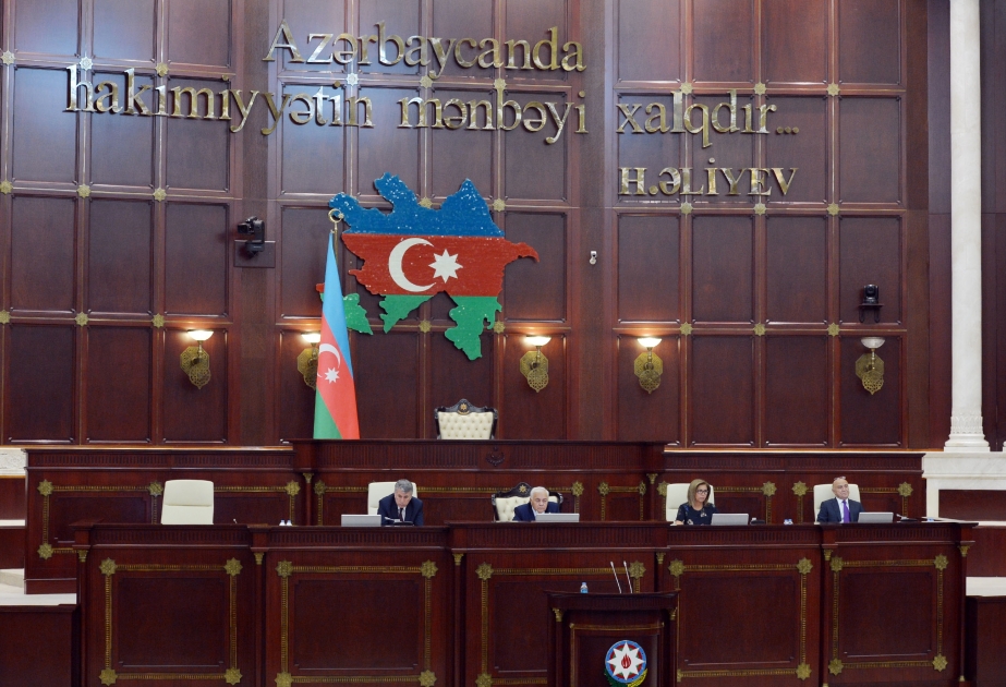 Milli Məclisin növbədənkənar sessiyasının növbəti plenar iclası keçirilib
