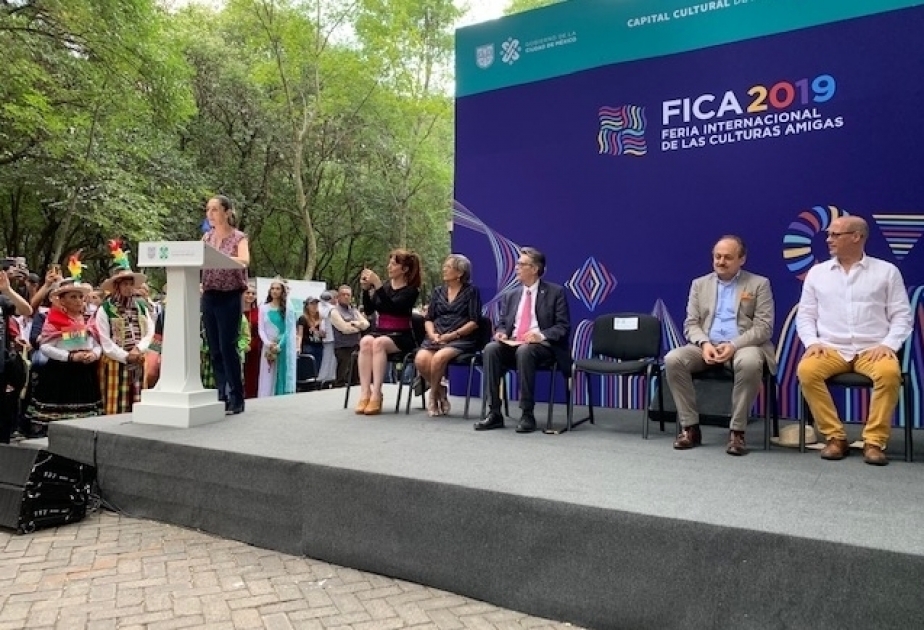 La cultura y la cocina azerbaiyanas están representadas en el festival internacional celebrado en la capital de México