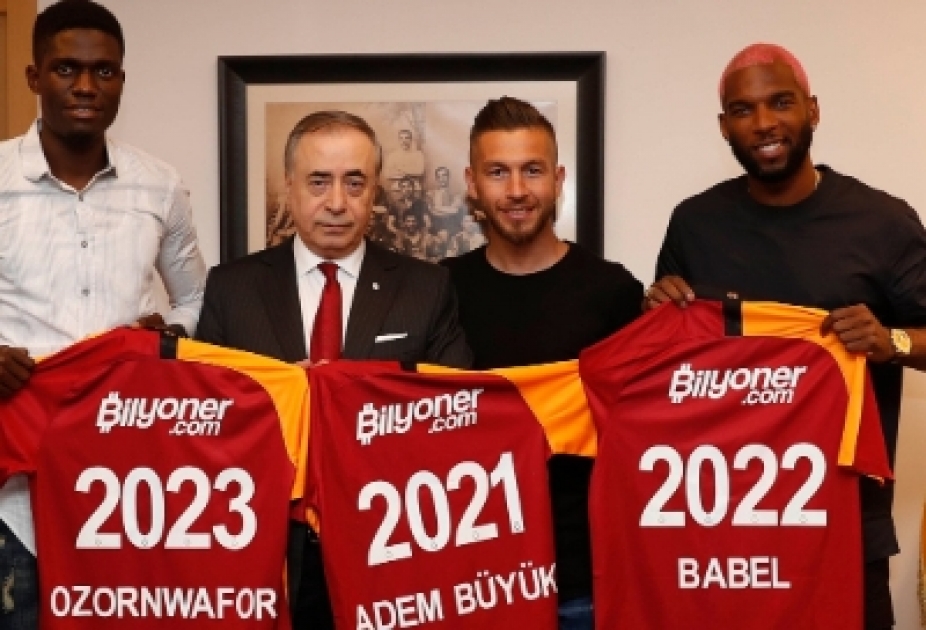 “Qalatasaray” eyni gündə üç transfer reallaşdırıb