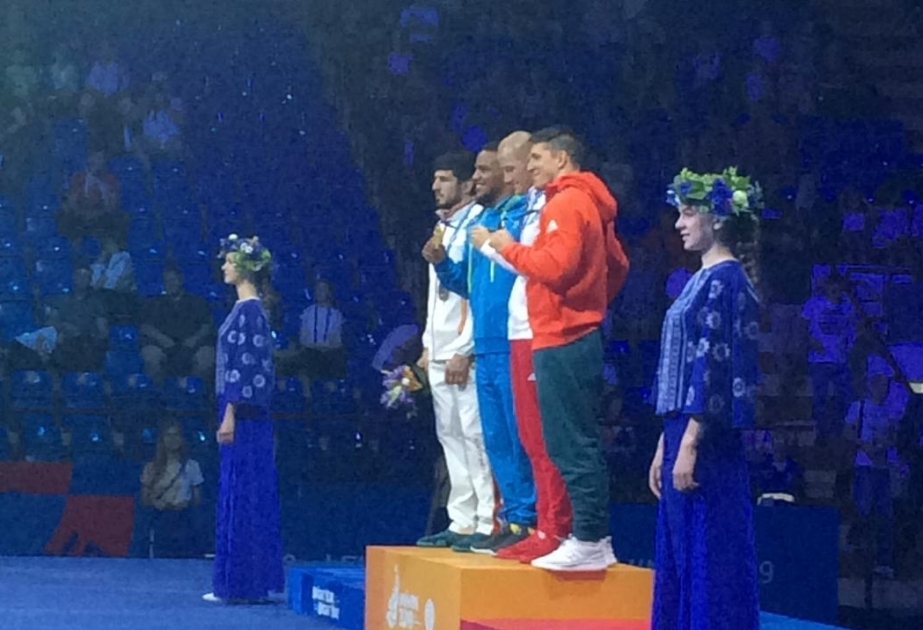 Luchador grecorromano de Azerbaiyán obtiene la medalla de plata