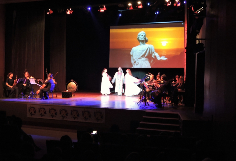 “İpək Yolu” festivalının növbəti tamaşası dahi şair və mütəfəkkir Nəsiminin 650 illiyinə həsr olunub