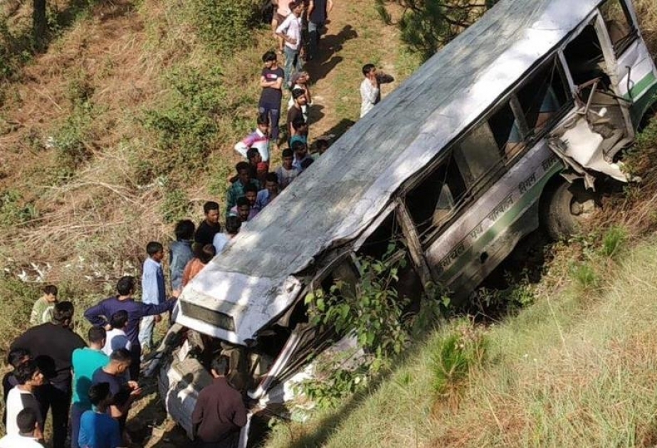 Hindistanda 2 avtobus dərəyə aşıb, ən azı 36 nəfər ölüb