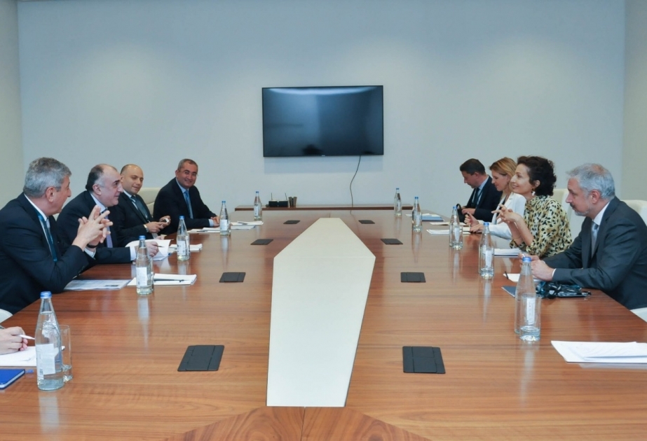 Canciller azerbaiyano se reúne con la Directora General de la UNESCO