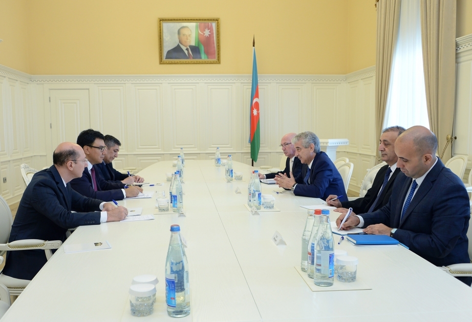 Azerbaijan, Uzbekistan discuss bilateral relations