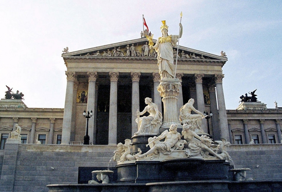 Avstriyada növbədənkənar parlament seçkiləri sentyabrın 29-na təyin edilib