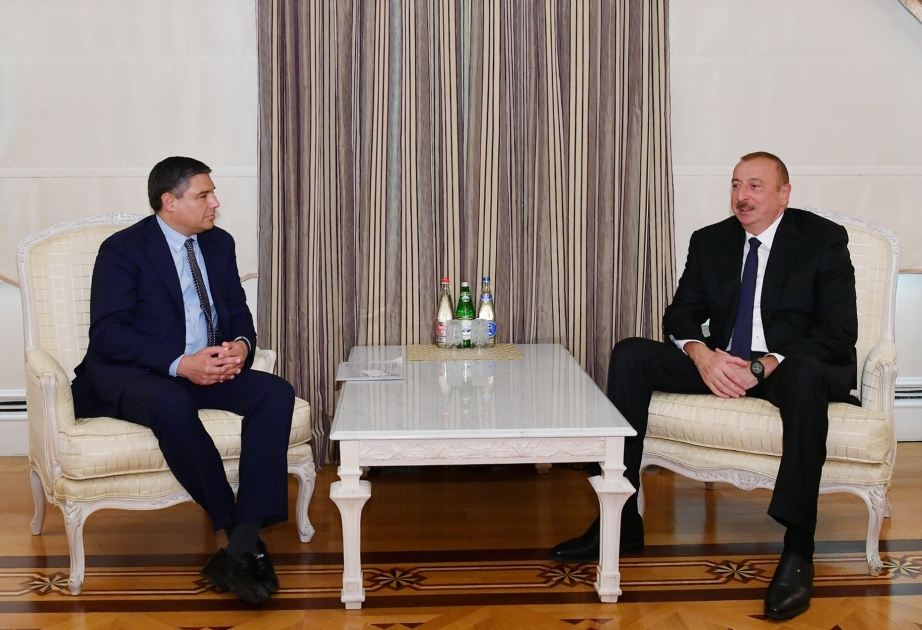 Le président Ilham Aliyev reçoit le PDG de Baker Hughes, a GE company VIDEO