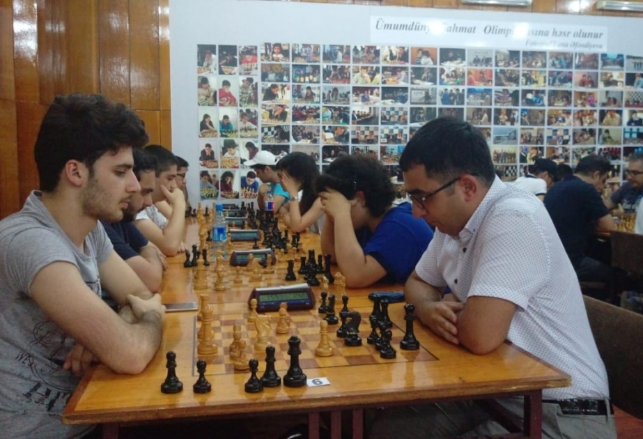 Ulvi Bacarani triunfó el torneo blitz del festival internacional de ajedrez "Verano de Bakú"